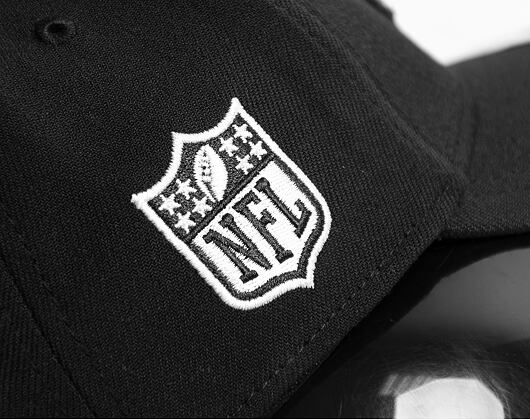 New Era 39THIRTY NFL22 Sideline Carolina Panthers Black / White Cap