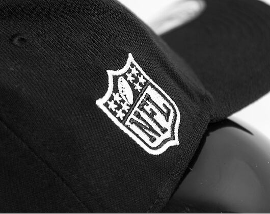 New Era 39THIRTY NFL22 Sideline Atlanta Falcons Black / White Cap