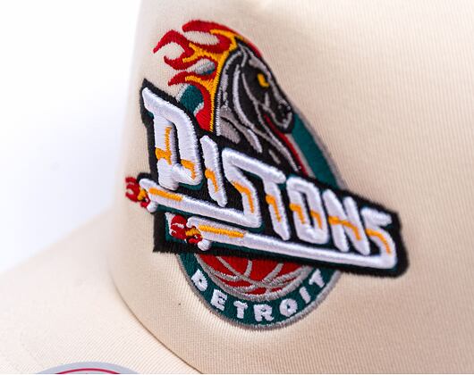 Kšiltovka Mitchell & Ness - Detroit Pistons - Evergreen Trucker Hwc - Off White