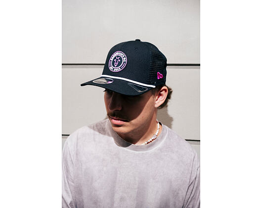 New Era - LIV Golf 9SEVENTY Trucker - Range Goats - Black