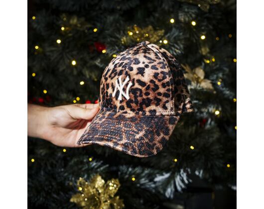 Womens Cap New Era - MLB Womens Leo Velour 9FORTY - NY Yankees - Brown / Cream