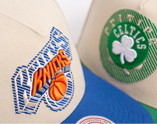 Cap Mitchell & Ness - Off Tilted - NBA - New York Knicks - Off White