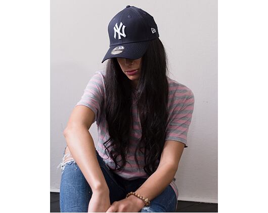 New Era League Basic New York Yankees Navy White 39THIRTY Stretchfit Cap