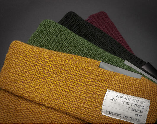 New Era Lightweight Patch Maroon Winter Beanie