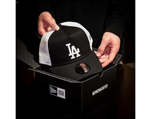 New Era 9FORTY Clean Trucker Los Angeles Dodgers Snapback Black / Optic White Cap