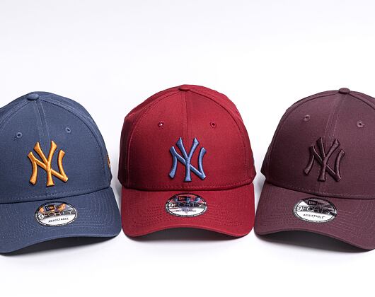 New Era 9FORTY MLB League Essential Snapback New York Yankees Maroon Cap