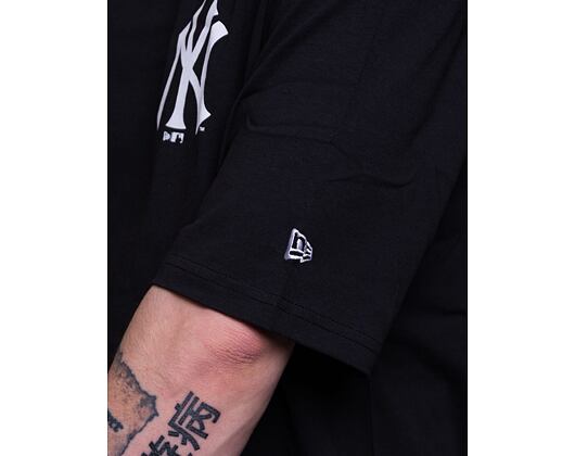 New Era MLB Floral Graphic Oversized Tee New York Yankees Black / Optic White T-Shirt