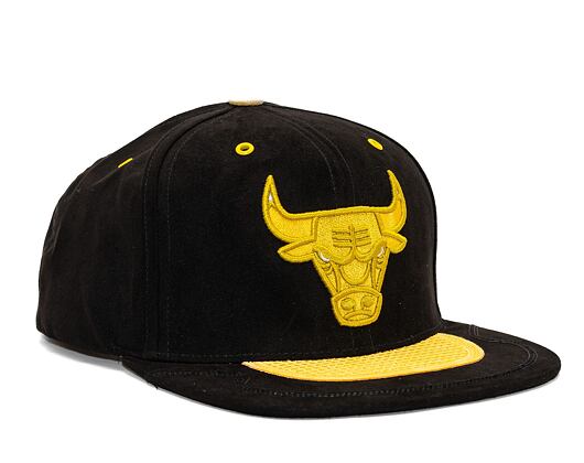 Kšiltovka Mitchell & Ness - Day 5 Snapback - Chicago Bulls - Black-Yellow