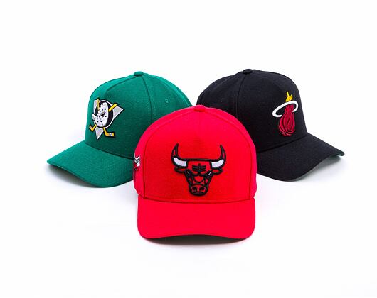 Kšiltovka Mitchell & Ness - Chicago Bulls - Kicking Wool Pro Strapback - Red