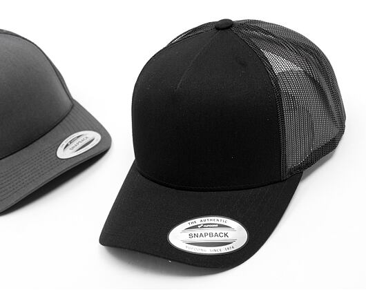 Yupoong 5-Panel Retro Trucker Cap All Black