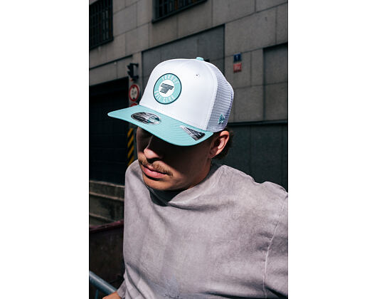 New Era - LIV Golf 9SEVENTY Trucker - Torque - White