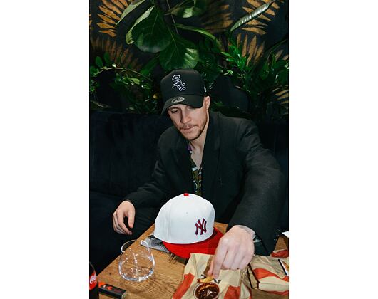 Kšiltovka New Era 59FIFTY MLB Cord New York Yankees Off White / Red / Copen Blue