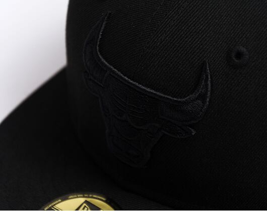 Kšiltovka New Era - NBA Black on Black 59FIFTY - Chicago Bulls - Black