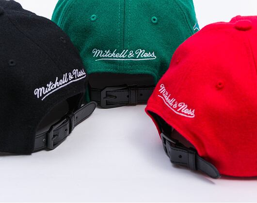 Kšiltovka Mitchell & Ness - Chicago Bulls - Kicking Wool Pro Strapback - Red