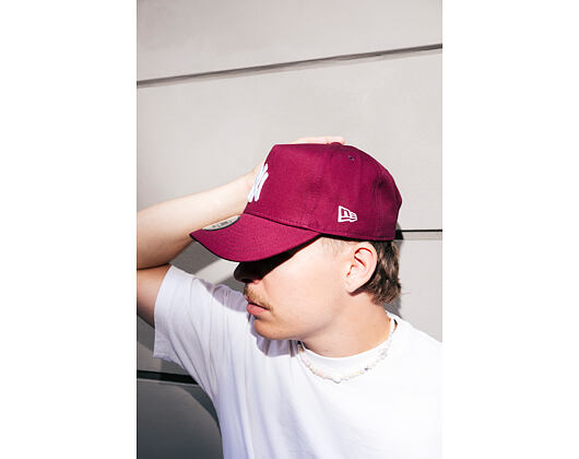 Kšiltovka New Era - MLB League Essential 9FORTY A-Frame - NY Yankees - Burgundy / White