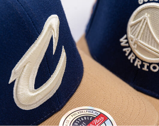 Kšiltovka Mitchell & Ness - Sand Storm Classic Red - Cleveland Cavaliers - Navy/Sand