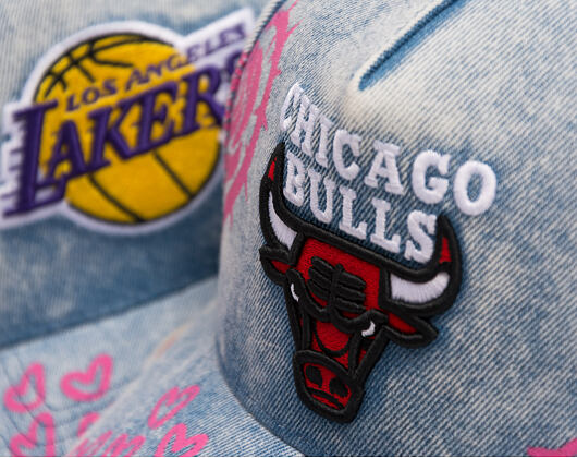 Cap Mitchell & Ness - Painted Love - NBA - Chicago Bulls - Light Blue