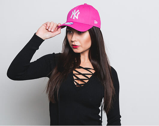 New Era Fashion Essential New York Yankees Pink/White 9FORTY Strapback Womens Cap
