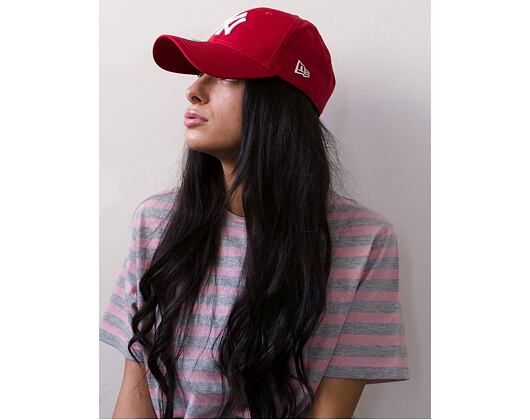 New Era 9FORTY MLB League Basic New York Yankees Strapback Scarlet / White Cap