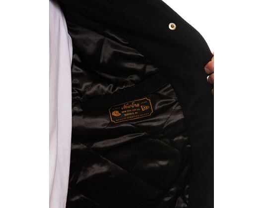 Bunda New Era Script Logo Varsity Jacket Black / Off White