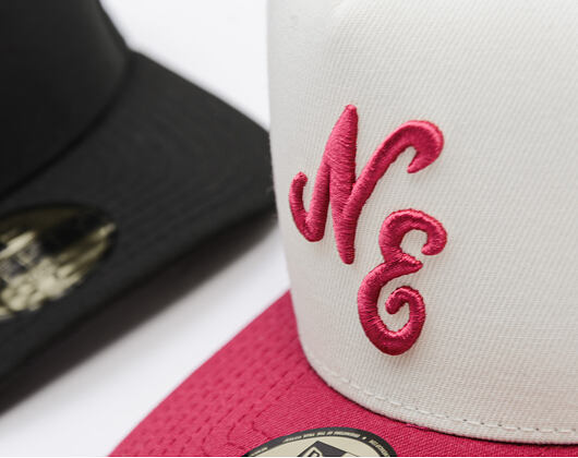 Kšiltovka New Era - Branded Script 59FIFTY - Ivory / Cherry