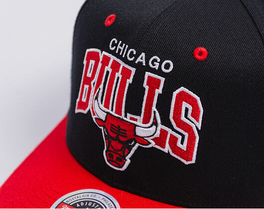 Cap Mitchell & Ness - NBA Team Arch Snapback - Chicago Bulls - Black / Red