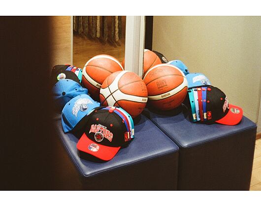Cap Mitchell & Ness - NBA Team Arch Snapback - Detroit Pistons - Teal / Black