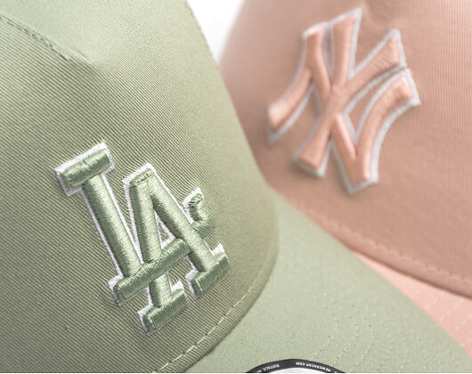 Cap New Era - MLB Outline 9FORTY A-Frame Trucker - NY Yankees - Pink Rouge / White