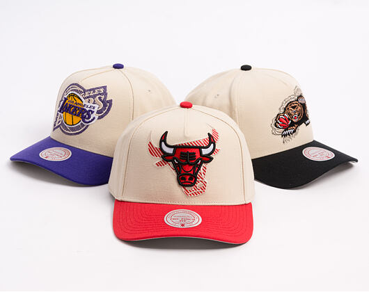 Cap Mitchell & Ness - Off Tilted - NBA - Chicago Bulls - Off White