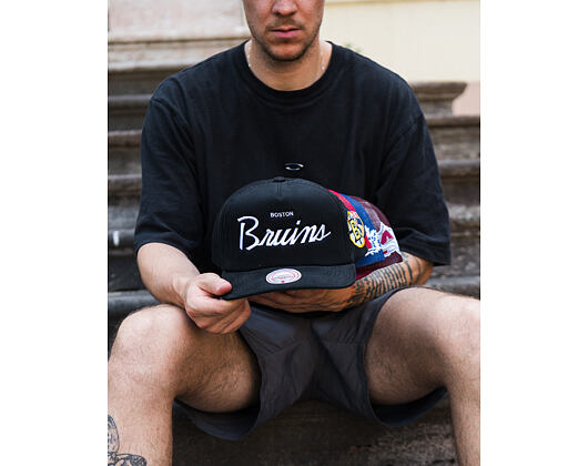 Cap Mitchell & Ness - Head Coach Trucker - NHL - Boston Bruins - Black