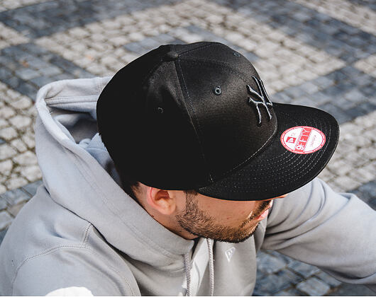 New Era 9FIFTY MLB New York Yankees Snapback Black / Black Cap