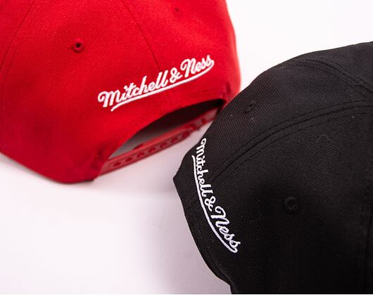 Kšiltovka Mitchell & Ness NBA Conference Patch Snapback Chicago Bulls Red