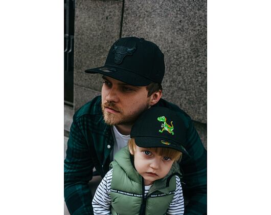 New Era 9FIFTY NBA Black on Black Chicago Bulls Black / Black Cap
