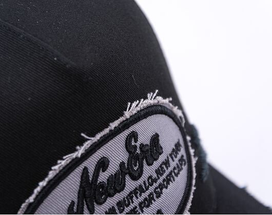 Kšiltovka New Era - Branded Oval Distress Patch 9FORTY Trucker - Black
