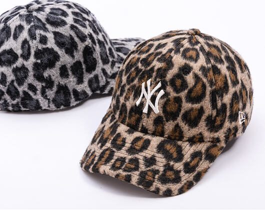 Dámská Kšiltovka New Era - MLB Cosy Animal - Leopard Fleece 9FORTY - NY Yankees - Caramel / Auburn
