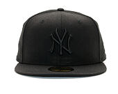 New Era 59FIFTY Black On Black New York Yankees Fitted Black Cap