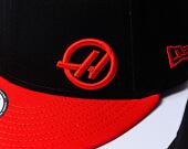 Kšiltovka New Era - F1 9FIFTY - Haas Formula 1 - Black / Scarlet