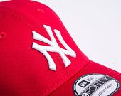New Era 9FORTY MLB League Basic New York Yankees Strapback Scarlet / White Cap