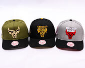 Kšiltovka Mitchell & Ness - NBA Core Iv Pro  Bulls - Chicago Bulls - OLIVE-BLACK