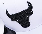 Kšiltovka Mitchell & Ness - Chicago Bulls - Day 11 Snapback - White