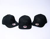 Mitchell & Ness Blk/Blk Logo Classic Red Chicago Bulls Black Cap