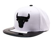 Kšiltovka Mitchell & Ness - Chicago Bulls - Day 11 Snapback - White