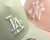 Cap New Era - MLB Outline 9FORTY A-Frame Trucker - NY Yankees - Pink Rouge / White