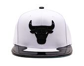 Kšiltovka Mitchell & Ness - Chicago Bulls - Day 11 Snapback - White