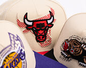 Cap Mitchell & Ness - Off Tilted - NBA - Chicago Bulls - Off White