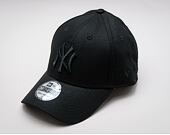 New Era League Basic New York Yankees Black on Black 39THIRTY Stretchfit Cap